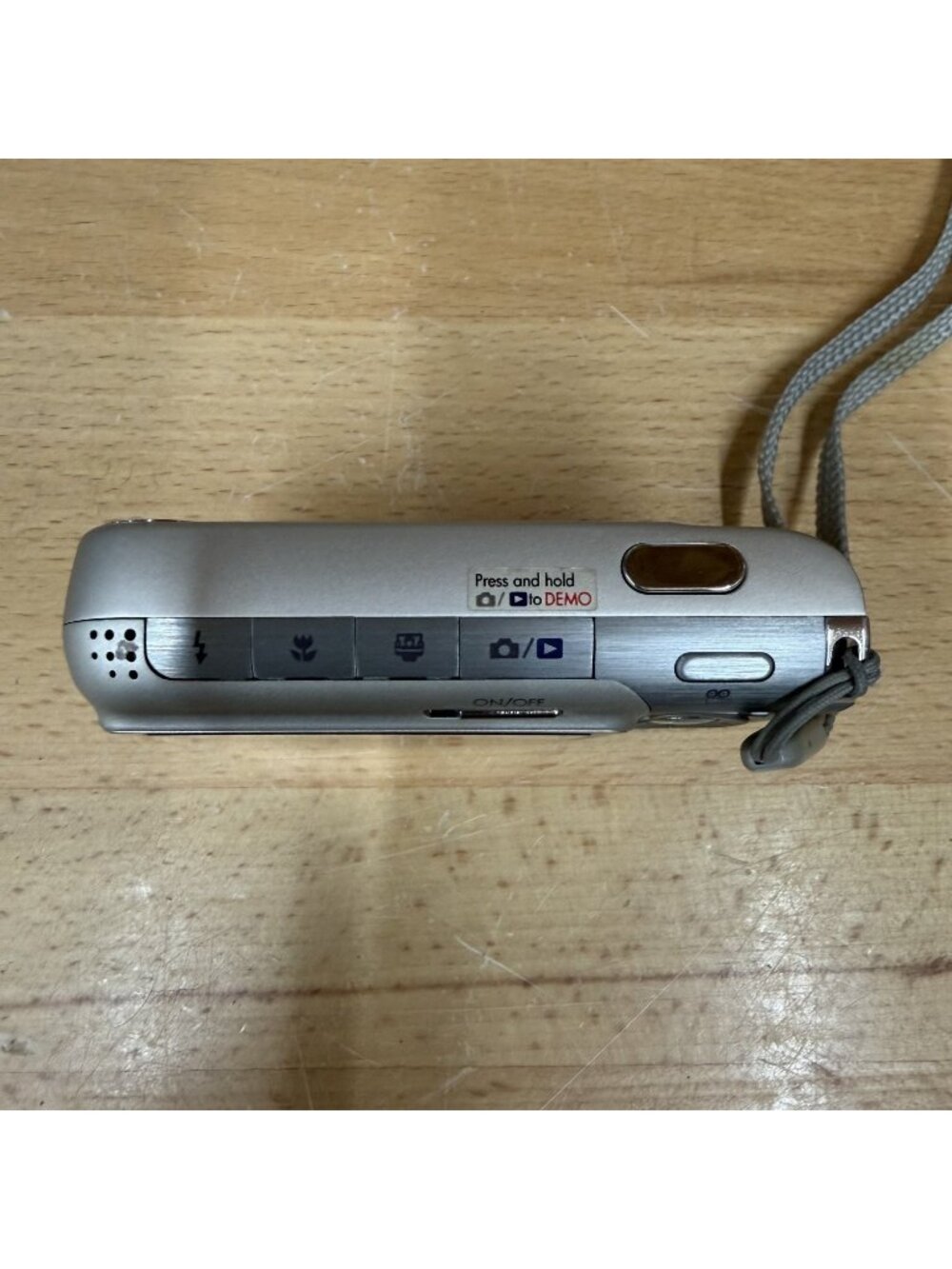 HP Photosmart R727 Digital Camera Silver 3x Zoom 6.2MP *Untested* - Picture 3 of 5
